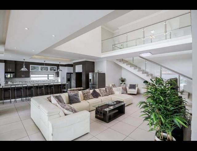 6 BEDROOM HOUSE FOR SALE IN ZAMBEZI COUNTRY ESTATE